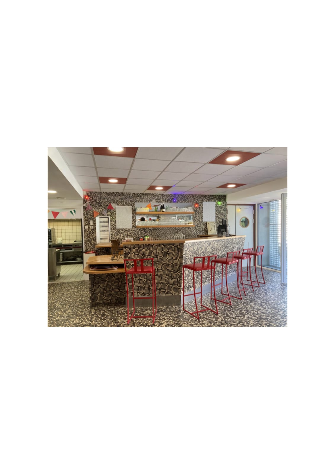 café-restaurant multiservices (location/gérance)