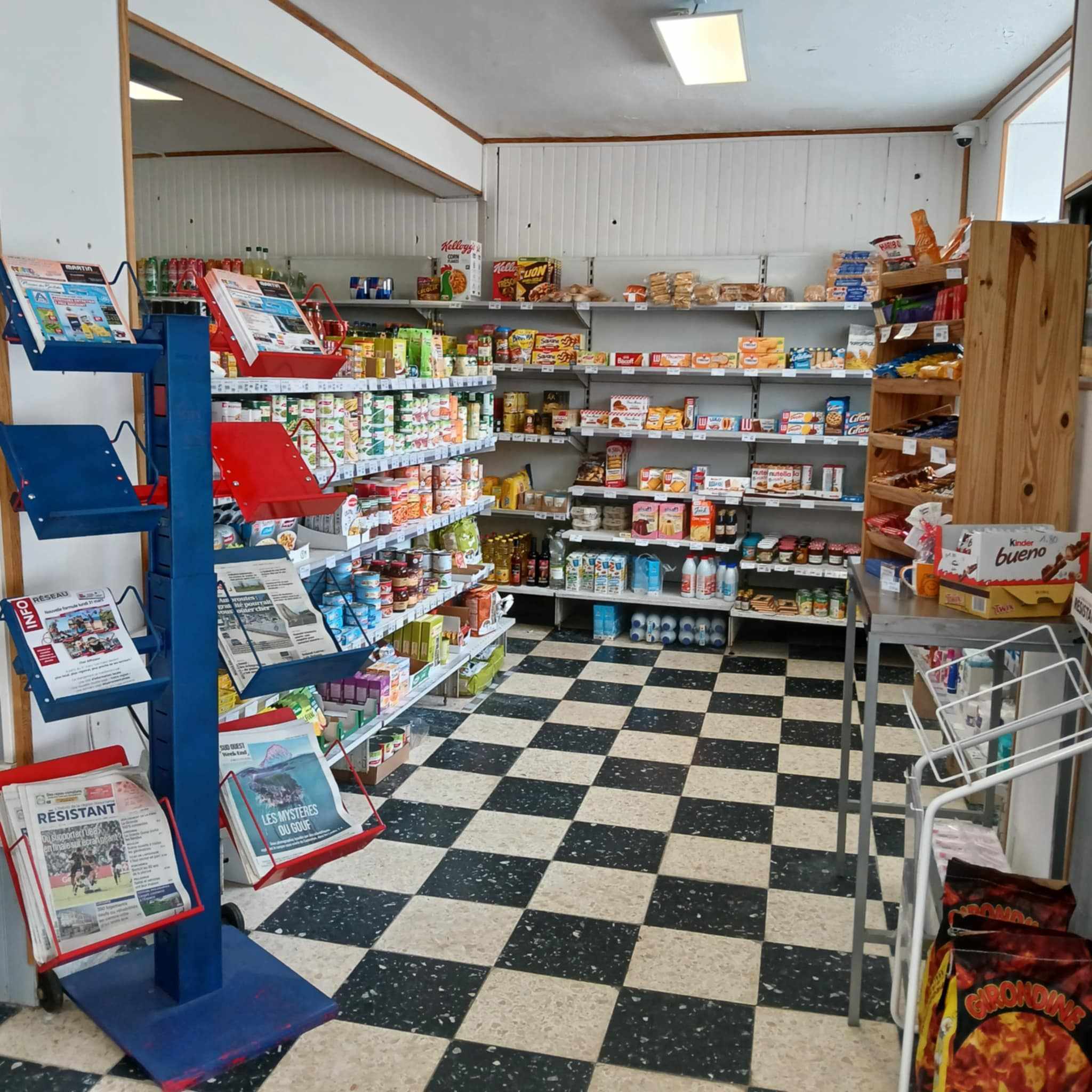 Fond de commerce Epicerie, Tabac, FDJ
Surface de vente 85m² + réserve et chambre froide. petit loyer (465€)
Situé sur axe passant, à tenir seul ou à deux, pas de salarié à reprendre.
Chiffre d'affaire en progression avec fort potentiel de développement.
Bilan disponible sur demande, curieux s'abstenir !
1 jour de fermeture hebdomadaire + 4 semaines de congés par ans.
Pour de plus amples informations et pour organiser une visite, n'hésitez pas à me contacter
