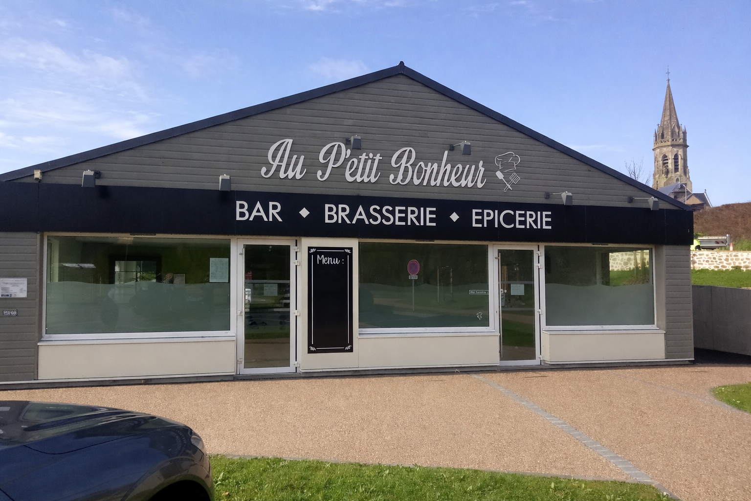 Local pour commerce, boulangerie ou showroom et atelier