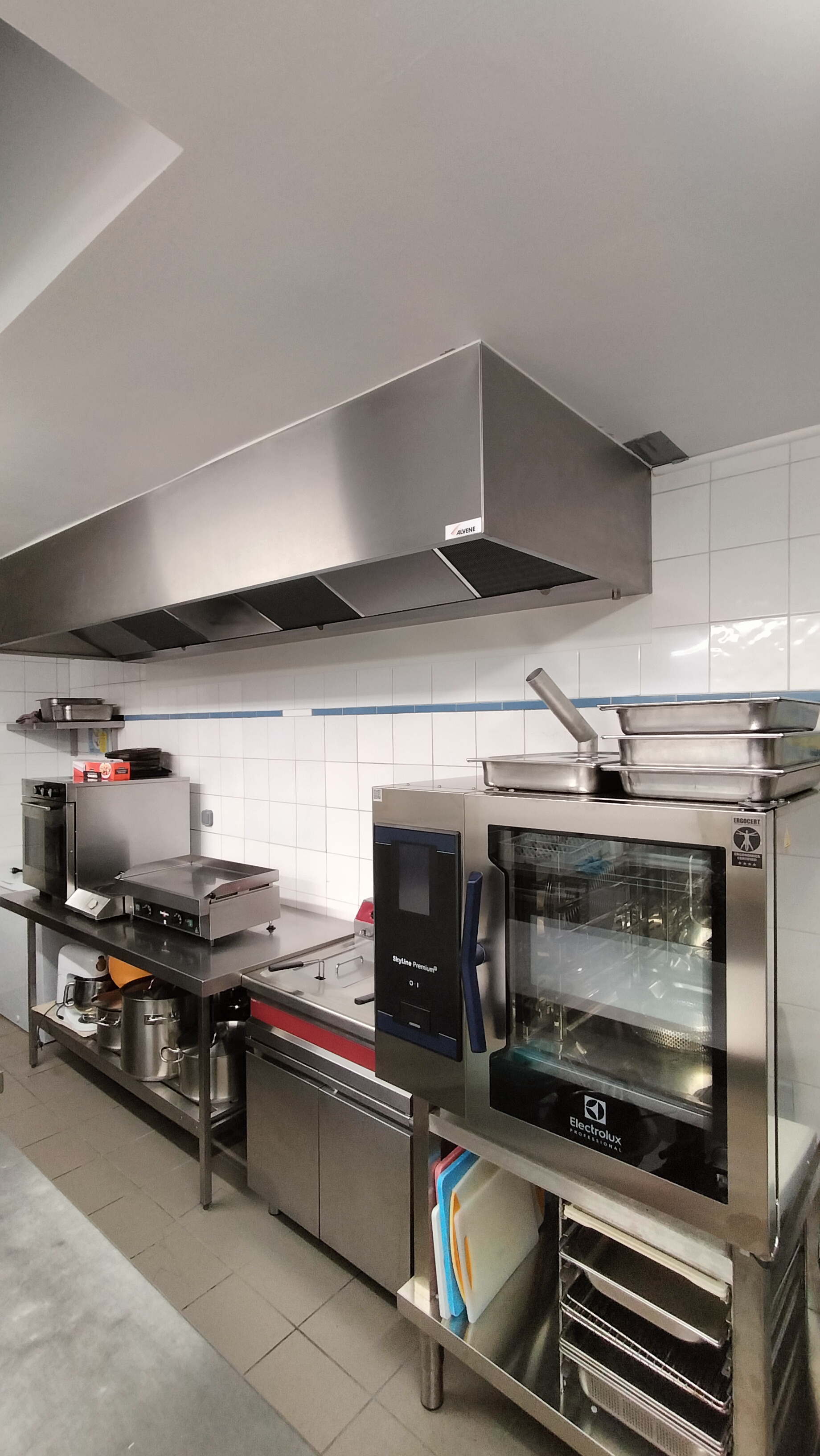 Vends fonds de commerce de restauration traditionnelle pour cause de départ à la retraite
LE TORONTO 16 Avenue Faidherbe 02100 St Quentin.
Accompagnement possible . Visite sur rendez-vous.
Notre affaire est prête à être exploitée de suite sans aucun investissements.
Matériels de salle et de cuisine récents
Emplacement sur une artère passante avec stationnement gratuit en face du restaurant
Très bonne réputation du restaurant sur les réseaux sociaux , bouche à oreille , google....
Fort développement du chiffre d'affaire possible (actuellement ouvert uniquement le midi)
5 semaines de fermeture
Faible loyer
CA : 2023/ 2024 / 2025 : CA moyen 182000€ . Bonne rentabilité
Prix net vendeur (le fonds de commerce) : 120000€
Salle 40 couverts
Terrasse
Périmètre centre ville
Curieux s'abstenir