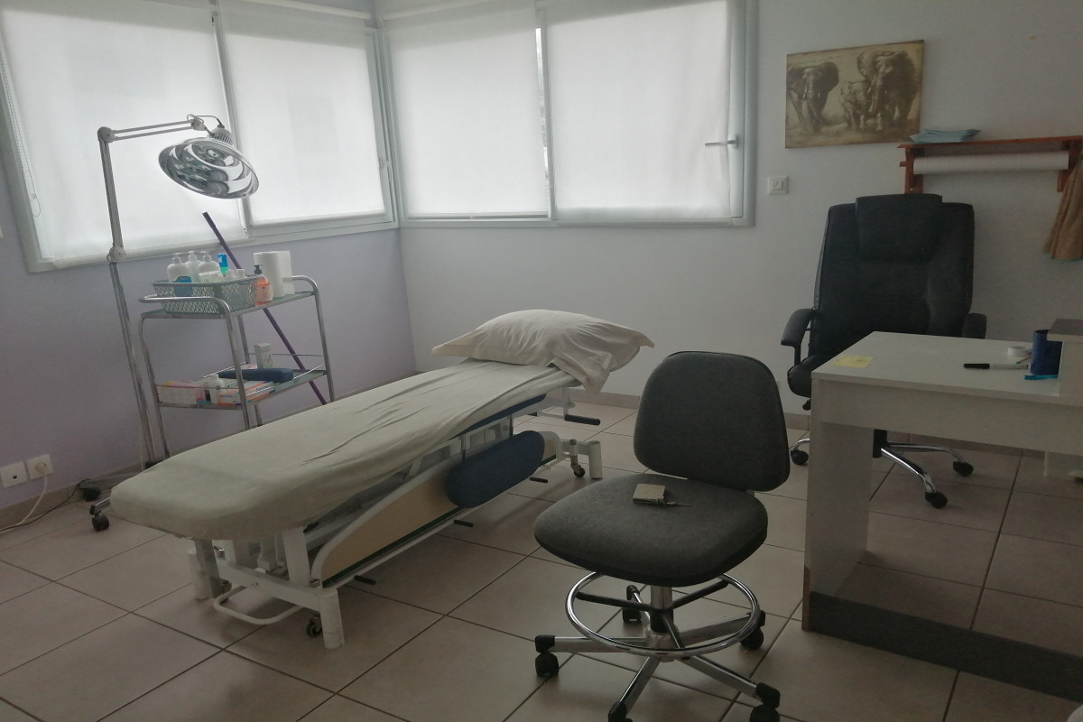 Location dans cabinet Neuf pluridisciplinaire 3kms de la mer possibilité d achat village plein essor