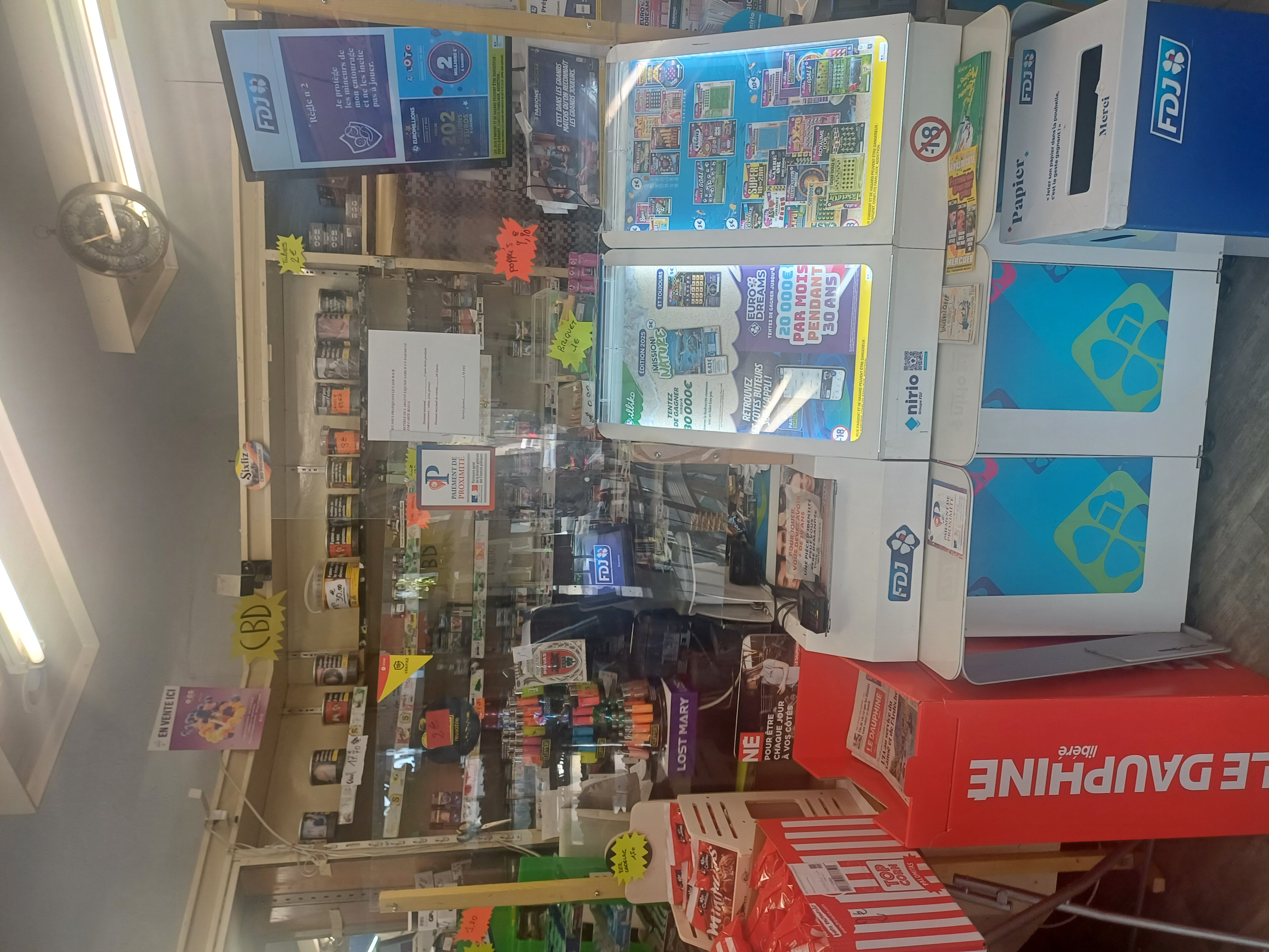 A vendre Tabac  Presse Confiserie Bimbeloterie Loto Française des Jeux Amigo.Paiement de proximité. Timbres fiscaux. 
Idéalement situé en plein centre d une ville Préfecture près d un collège, d un lycée et de deux arrêts de cars. Le tout est placé sur un axe très passant allant de la vallée du Rhône en basse Ardèche. 
Travail en couplé depuis 1989.en vente cause retraite.EBE 66000/an.
Loyer 350euros/mois
Dossier complet après échange téléphonique