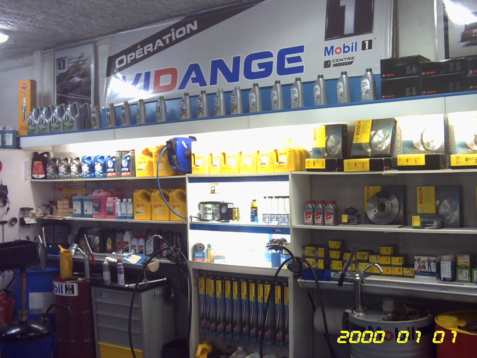 -Fonds de commerce à vendre (départ en retraite)
-Garage d'entretien automobile exploité depuis 38 ans, bénéficiant d'une clientèle fidèle et régulière 
- Très bon emplacement (centre commercial)
- L'activité est orientée vers l'entretien courant automobile (vidange, freinage ...) avec atelier fonctionnel permettant une reprise immédiate
- Faible loyer (750€HT /mois)
- Equipement compris : deux ponts, outillage divers, compresseur...
- Surface du garage 45m2,plus quelques places de parking devant le garage
- Activité existante depuis 38 ans
- Clientèle locale fidèle
- Extension possible des services (pneus , diagnostic, climatisation , mécanique générale ...)
- Atelier entièrement équipé
Accompagnement possible lors de la reprise pour faciliter la transition et la présentation de la clientèle.
Renseignement complémentaire sur demande