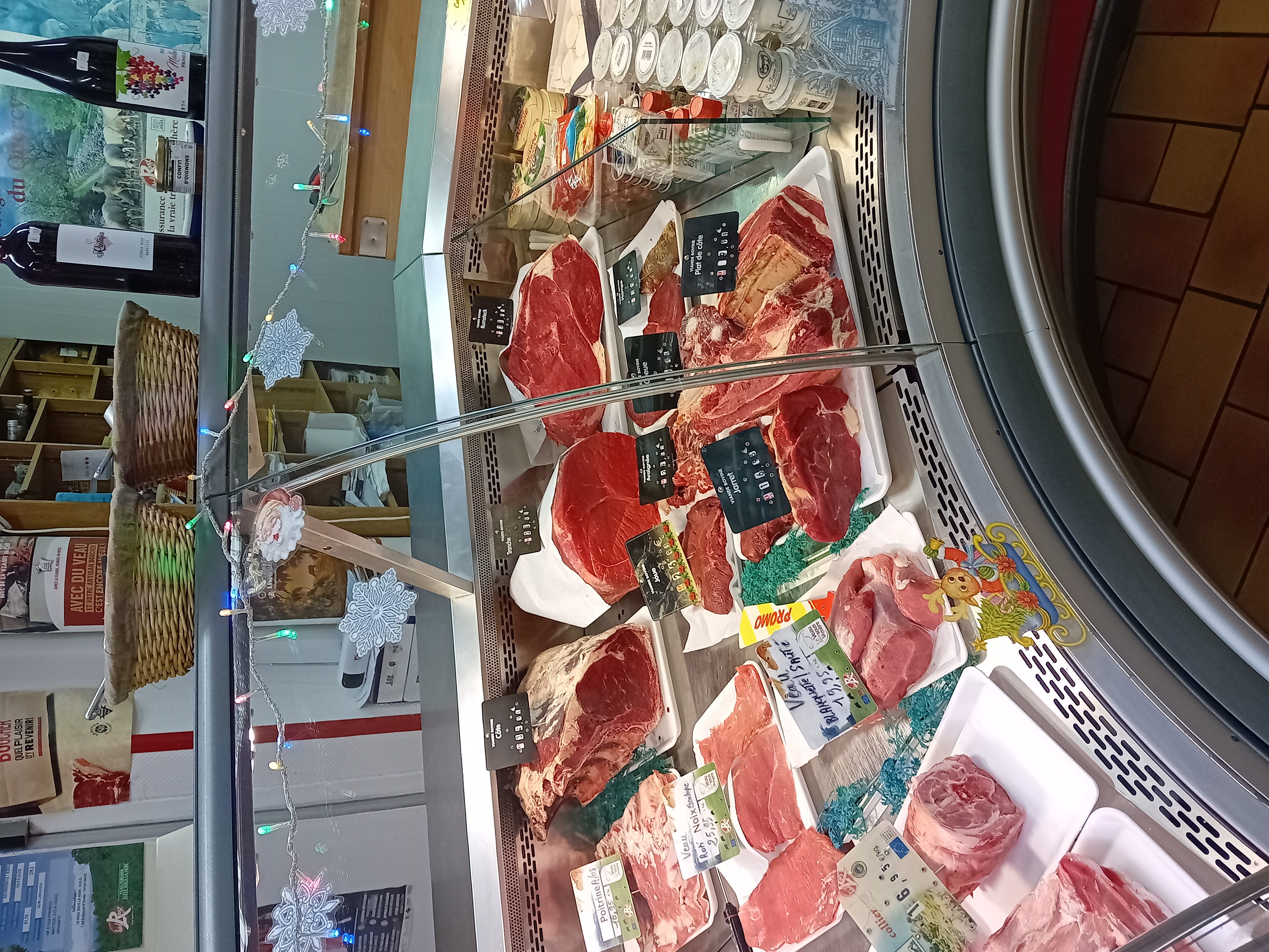Vente de commerce : boucherie, charcuterie, alimentation de Village. 
Situé à Labastide-Murat en plein cœur du département du Lot (46240).