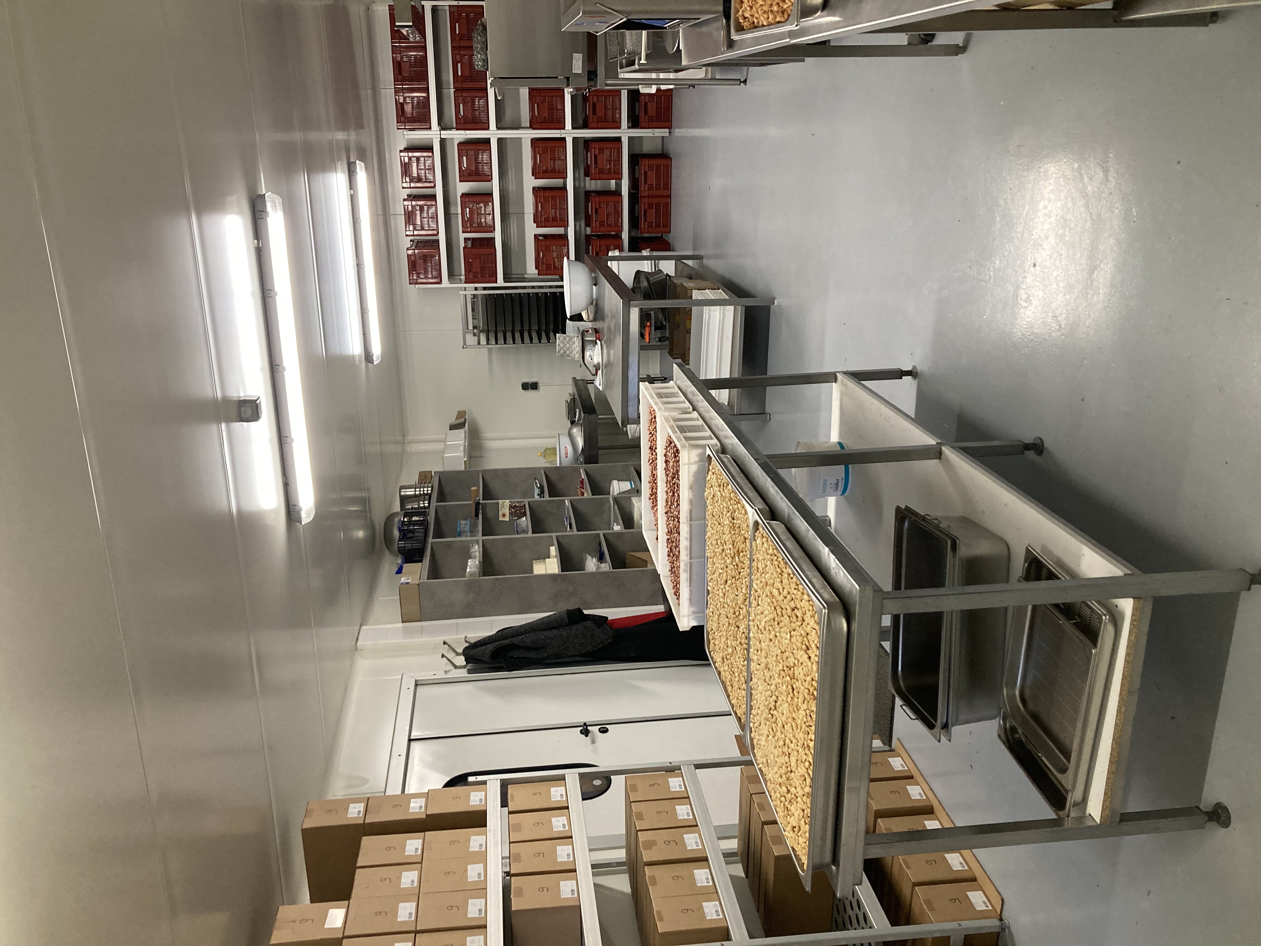 Cause double activité, vend entreprise spécialisée :torréfaction arachides et fruits secs, fruits déshydratés .Activité en développement avec clientèle de professionnels.Idéal pour Démarrer ou en complément d’activité.Nouveau locaux à prévoir.12000 euros plus stock.