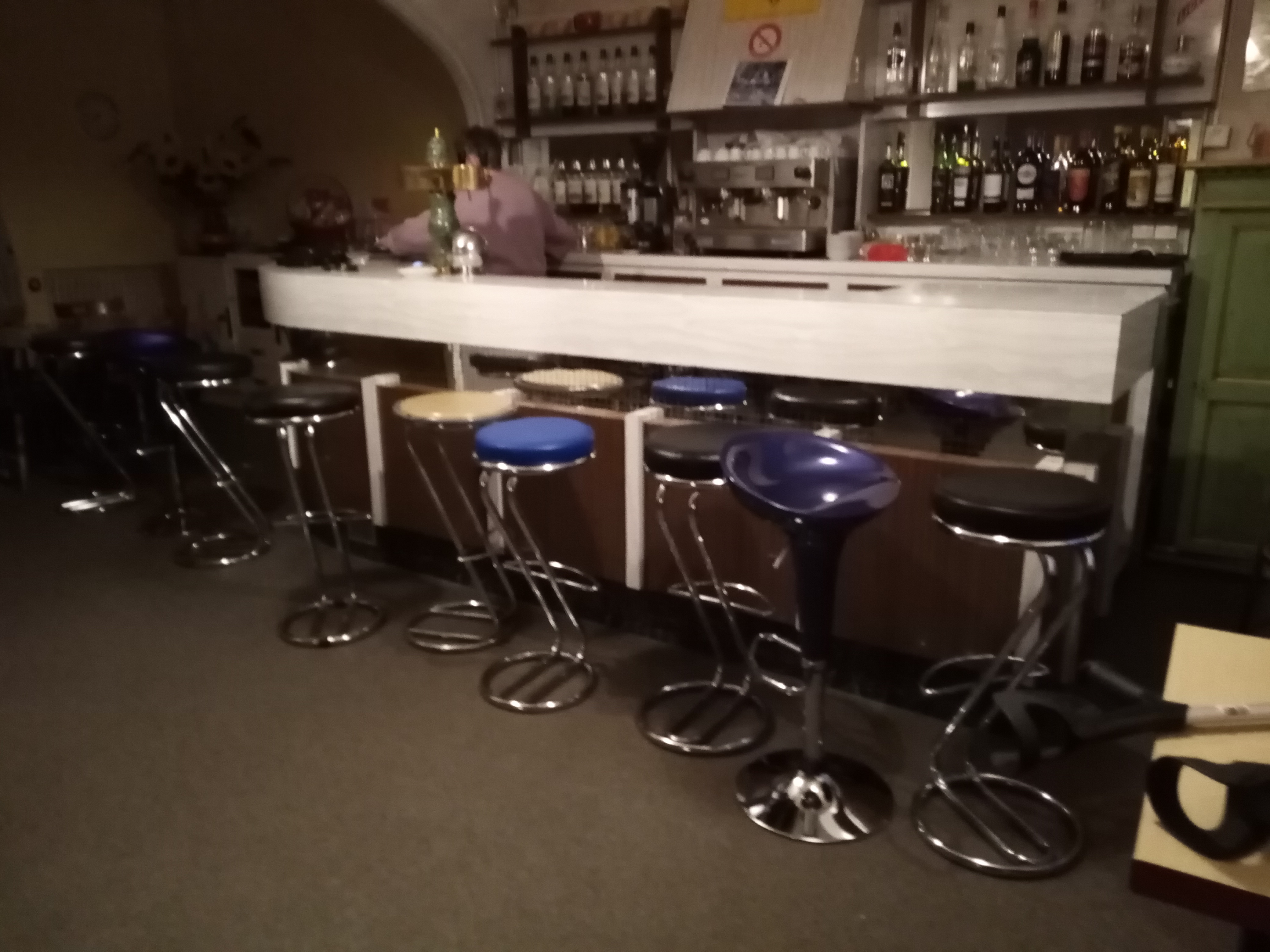 Bar restaurant