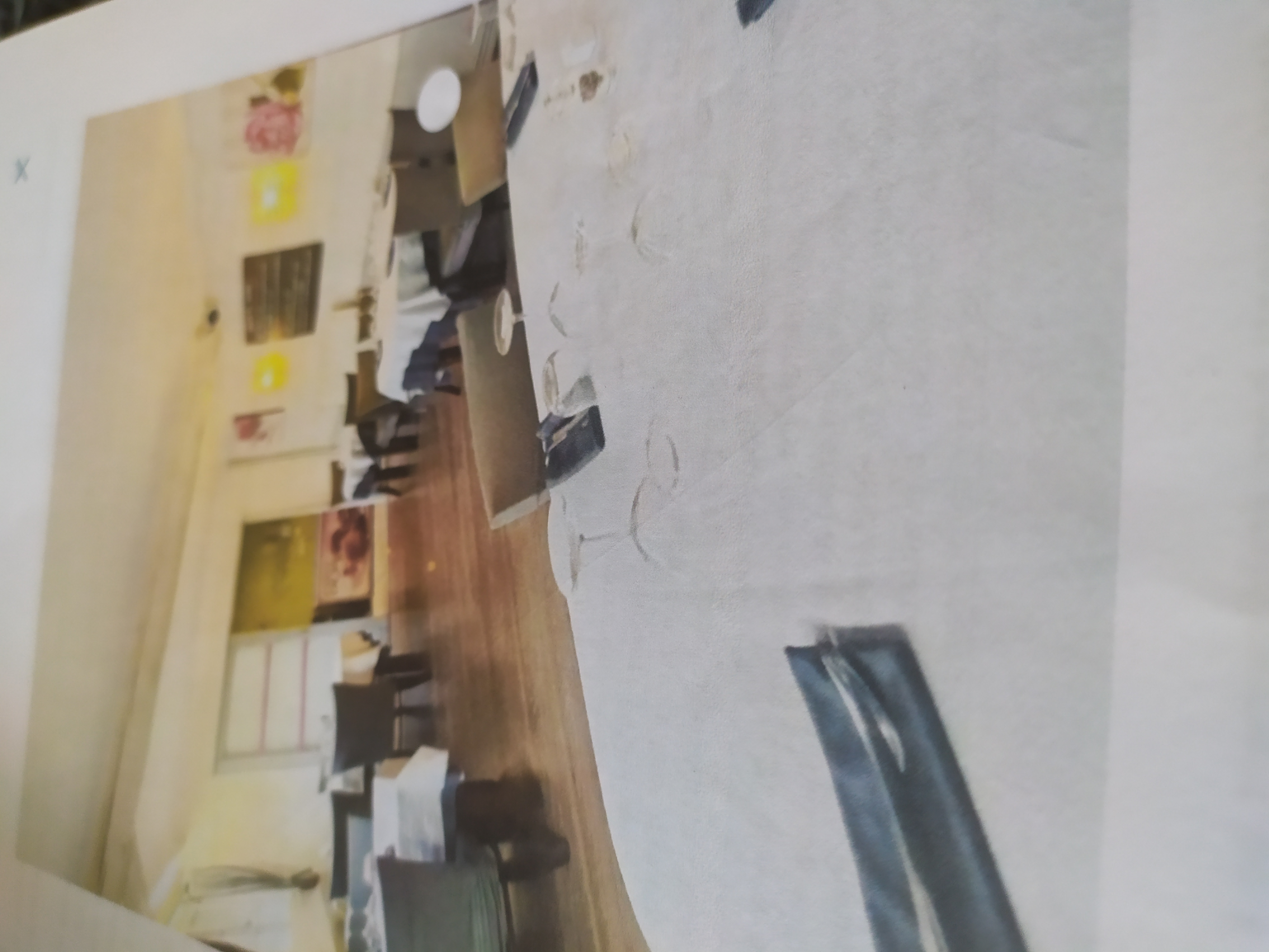 a vendre pas de porte restaurant ou autre 
depot de bilan consecutif a maladie
tres belle affaire sur gros passage 
materiel 5000 e
boulangerie en face