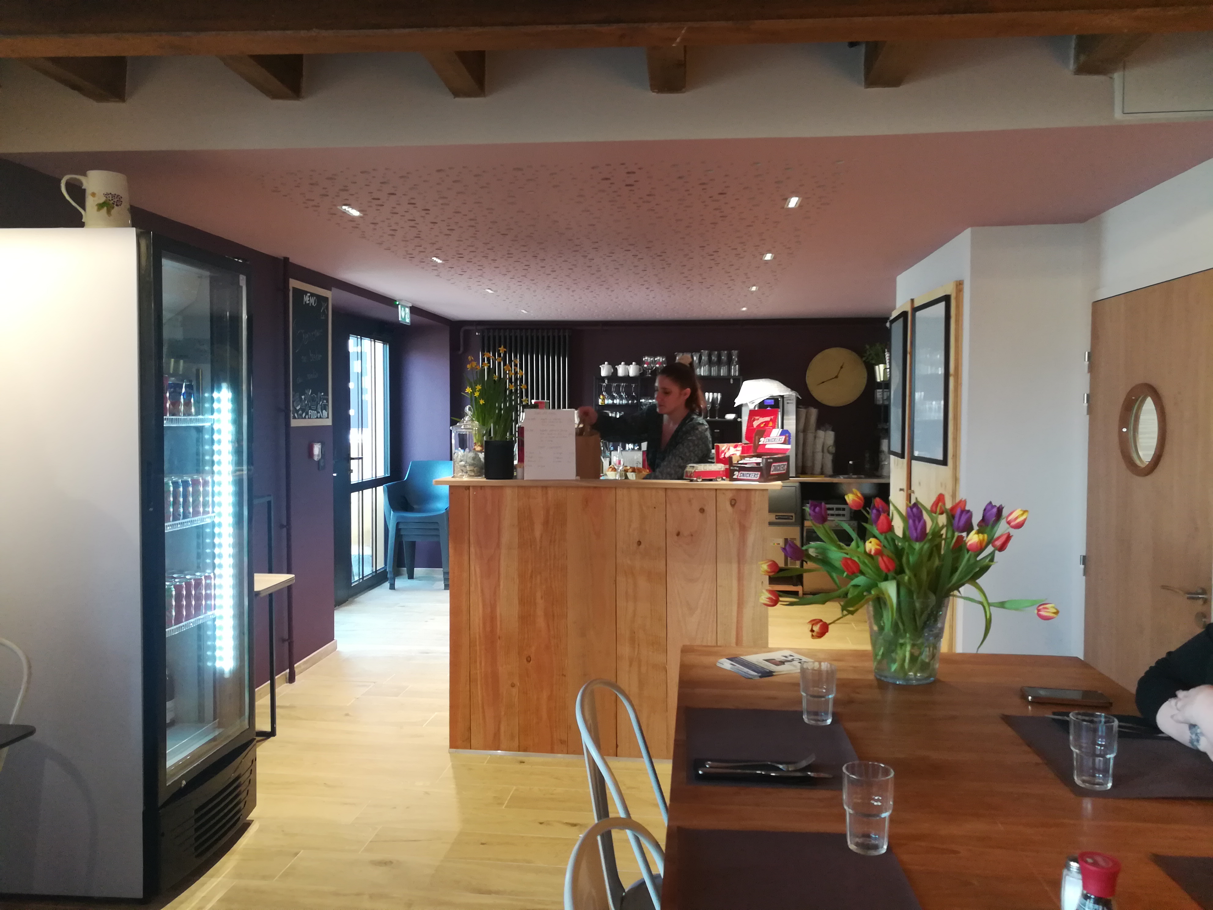 Le tiers-lieu numérique et social "Notre Moulin", situé à Luzy, recherche son futur porteur de projet pour animer et développer l’espace de restauration du bistro du Moulin ! 🌿🍽️
 
Vous êtes passionné(e) par la cuisine, l’accueil ou l’animation de lieux de vie ?
Voici une belle opportunité de créer un espace chaleureux, favorisant les échanges et participant pleinement à la dynamique du tiers-lieu et de la commune.
 
🎯 Votre mission
Imaginer et faire vivre un lieu convivial où habitants, visiteurs et usagers du tiers-lieu pourront se rencontrer, partager et créer du lien autour de bons petits plats.
 
📅 Dépôt des candidatures
Envoyez votre dossier avant le 29/12/2025 :
📧 Par mail : mairie@luzy.fr
📍 Ou directement en mairie : 2 Place de l’Hôtel-de-Ville, 58170 Luzy
 
👀 Visite du lieu
Envie de découvrir les espaces et les équipements ?
Des visites du futur tiers-lieu Notre Moulin peuvent être organisées sur demande à : notremoulin@luzy.fr
 
Il s'agit d'une description synthétique. Retrouvez le contenu complet de l'appel à candidature (détails, conditions, modalités, ...) sur : https://www.luzy.fr/wp-content/uploads/2025/12/Appel-%C3%A0-candidature-espace-restauration.pdf

Découvrez plus d'informations sur le territoire en visitant les sites internet de la Communauté de Communes Bazois Loire Morvan, de l'office de tourisme Rives du Morvan et de la ville de Luzy :
https://www.bazoisloiremorvan.fr/
https://www.rivesdumorvan.fr/
https://www.luzy.fr/