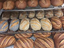 La boulangerie Soleil Levain fabrique des pains biologiques au pur levain depuis 1984. 

Retrouvez-nous sur les marchés :
Le mardi de 16h à 19h ainsi que le vendredi de 8h à 12h30 à Montreuil Juigné,
 Le mercredi à Segré et à Angers « La Fayette » de 8h à 13h, 
Le vendredi de 8h à 13h30 aux Ponts de Cé, 
Le samedi de 8h à 13h30 à Angers « Place La Fayette » (proche gare Saint Laud), Angers « Place Molière » (marché Bio) et Angers « Place Leclerc » (proche Mairie)