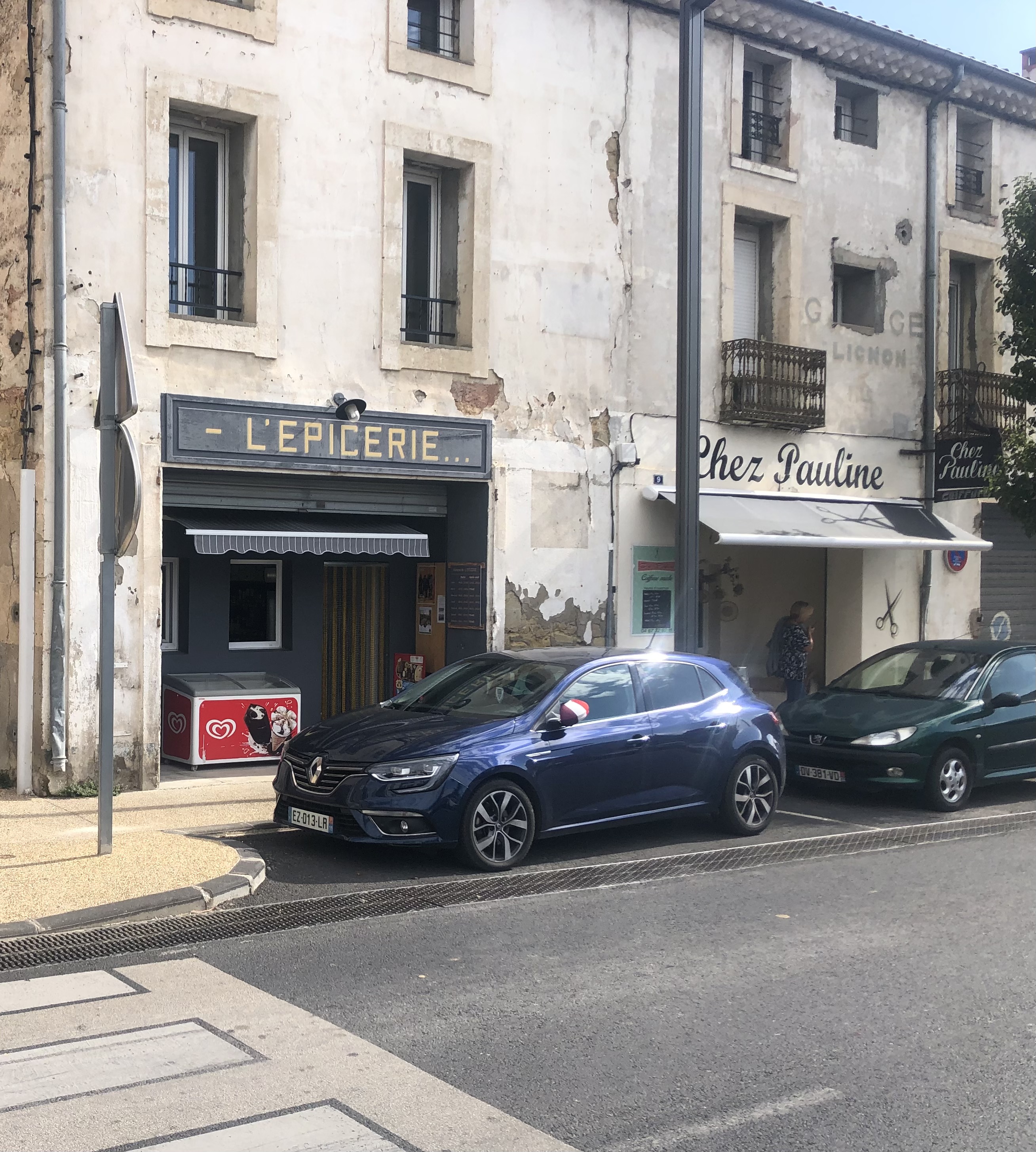 URGENT
FONDS + DROIT AU BAIL 
EPICERIE 
village de 5500 habitants 

BON EMPLACEMENT !!

Descriptif:
Création  2018, en très bon état .
Loyer 698 € .

TOTAL SURFACE  48 m²  
intérieur 44 m²
extérieur 4  m²

espace vente 39 m²
(intérieur + extérieur )
réserve + wc  9m²

PMR, ELEC, INCENDIE aux Normes
Bon emplacement, rue passante avec parking en face et commerces autour.
( bar restaurant, tabac presse, boulangerie pâtisserie, pizzeria, poste).    A VOIR !

PRIX À DÉBATTRE DANS LA LIMITE DU RAISONNABLE .
URGENT!!