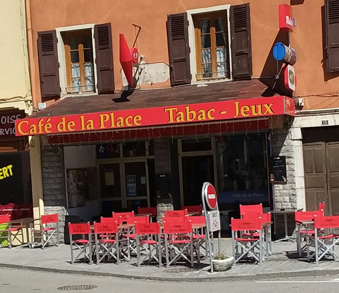 Vends cause retraite, bar-tabac PMU FDJ avec logement T4.