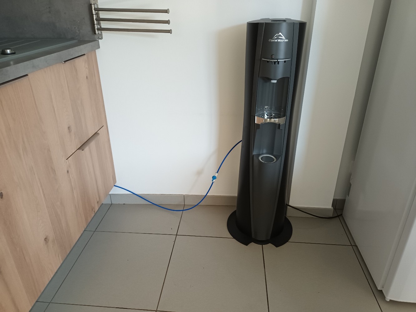 Je vends une activité de location et vente de fontaines à eau.
Equivalent mi-temps : en activité complémentaire, ou à développer. 
Formation commerciale et technique assurée. Aide et suivi assuré pendant un an.
Possibilité de reprise de bail de l'entrepôt.
Reprise possible immédiatement, ou courant 2027.
