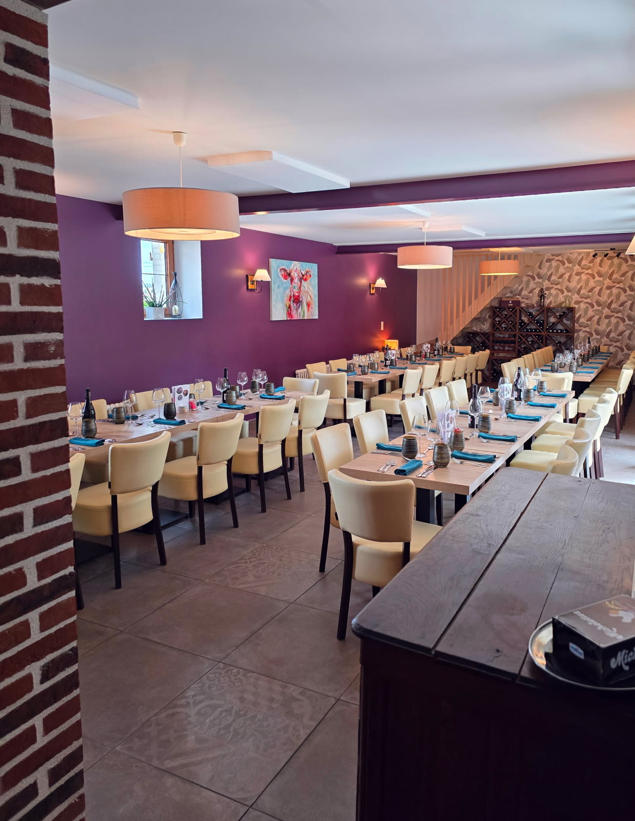 A VENDRE- Murs et Fond de commerce Restaurant
Idéalement situé en sortie de ville, sur route passante, ce restaurant dispose d'une capacité de 70 cts intérieur et 36 cts en terrasse-jardin.
entièrement équipé avec du materiel professionnel bien entretenu et aux normes EPR.
l'établissement bénéficie d'une excellente réputation et d'une clientèles fidèles.
aucun travaux à prévoir.
habitation au 1er étage comprenant une piece a vivre de 65m2, wc, salle de douche, 2 chambres, possibilité 3eme, terrasse.
Parking et jardin
toutes activités peut être envisagée
Murs et Fond 495 000.00€ (négociable)