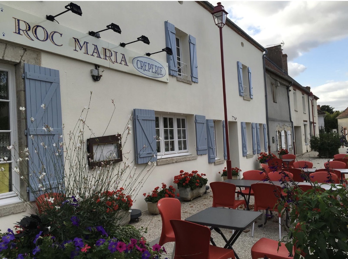 À VENDRE – RESTAURANT ROC MARIA
Nancray-sur-Rimarde (Loiret)

Cause projet, cession d’un fonds de commerce de restauration connu localement.

Description :
    •    Restaurant / crêperie
    •    Capacité d’environ 40 couverts
    •    Clientèle locale et fidèle
    •    Établissement avec bonne notoriété dans le secteur

Activité :
Cuisine traditionnelle conviviale (crêpes, galettes, pizzas) avec potentiel de développement.

Localisation :
Situé au cœur de Nancray-sur-Rimarde, dans un environnement de village dynamique.

Profil idéal repreneur :
    •    Professionnel de la restauration
    •    Couple ou projet familial
    •    Personne en reconversion avec apport

Points forts :
    •    Affaire à taille humaine
    •    Cadre agréable
    •    Potentiel de développement (horaires, offre, etc.)

Conditions :
Dossier et informations complémentaires sur demande.
Visites sur rendez-vous