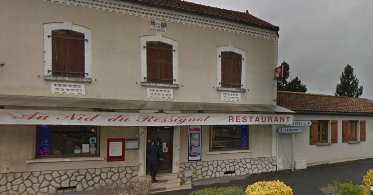 La Commune de Taponnat Fleurignac recherche un exploitant pour son multiple rural bar restaurant tabac fdj épicerie. Taponnat-Fleurignac est une commune de 1 523 habitants située à 30 kms d?Angoulême, 4 kms de La Rochefoucauld en Angoumois. Elle est facilement accessible et desservie par la RN 141 notamment. L?établissement, refait à neuf récemment, bénéficie d?une implantation favorable en bord de route départementale, au c?ur d?un environnement commercial dans le centre bourg qui a fait l?objet d?un réaménagement significatif. La municipalité met à disposition un espace bar épicerie, une salle de restaurant d?une capacité de 60 couverts, une cuisine avec mobilier et équipements nécessaires à l?exploitation (chambre froide, hotte, tables inox, piano, four 10 niveaux, lave-vaisselle...), une terrasse extérieure (20 couverts), un espace de stockage. Un espace de stationnement existe à proximité. Le petit matériel électroménager et de cuisine, la vaisselle et la décoration reste à charge de l?exploitant. Logement possible. Profil de l?exploitant recherché : professionnel de la restauration ayant un réel projet de développement pour ce projet et ces différentes activités. Il proposera un menu du jour, en priorité pour une restauration traditionnelle de qualité, et envisagera régulièrement des animations à thème. Loyer commercial autour de : 450 ?HT/mois ? Loyer Logement : à déterminer. Le projet a fait l?objet d?une étude d?implantation tenue à disposition. Modalités de réponse : Informations et dossier de candidature à retirer à la mairie de TAPONNAT-FLEURIGNAC (16110) - 7 route de Limoges - Tél. : 05 45 62 04 91 - Mail : mairie.tpt@wanadoo.fr ou à la CCI Charente - 27 Place Bouillaud -16000 ANGOULEME.? Evelyne GENTY - Pôle CCI Territoires: Tel. : 05 45 20 55 42 ? Mail : egenty@charente.cci.fr
VENDU SP