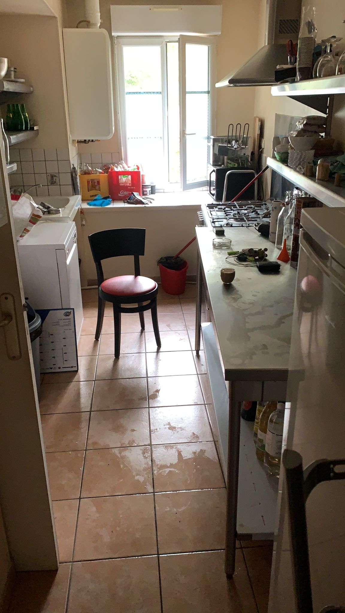 Fond de commerce à vendre

petit bar, refait à neuf, à céder. situé à Mesves sur loire au cœur du village et à côté de la mairie.
Licence IV incluse.
Belle terrasse a exploité d’environ 30-35 places
Salle pouvant accueillir une trentaine de personnes.
Grand cave pour le stockage. 
Vous pourrez y faire un peu de restauration avec une cuisine équipée d’un piano (plaques au gaz et four), d’une hotte, d’un micro-onde et friteuse.

Pour toutes visiter, se présenter le matin entre 9h30 et 13h du lundi au samedi