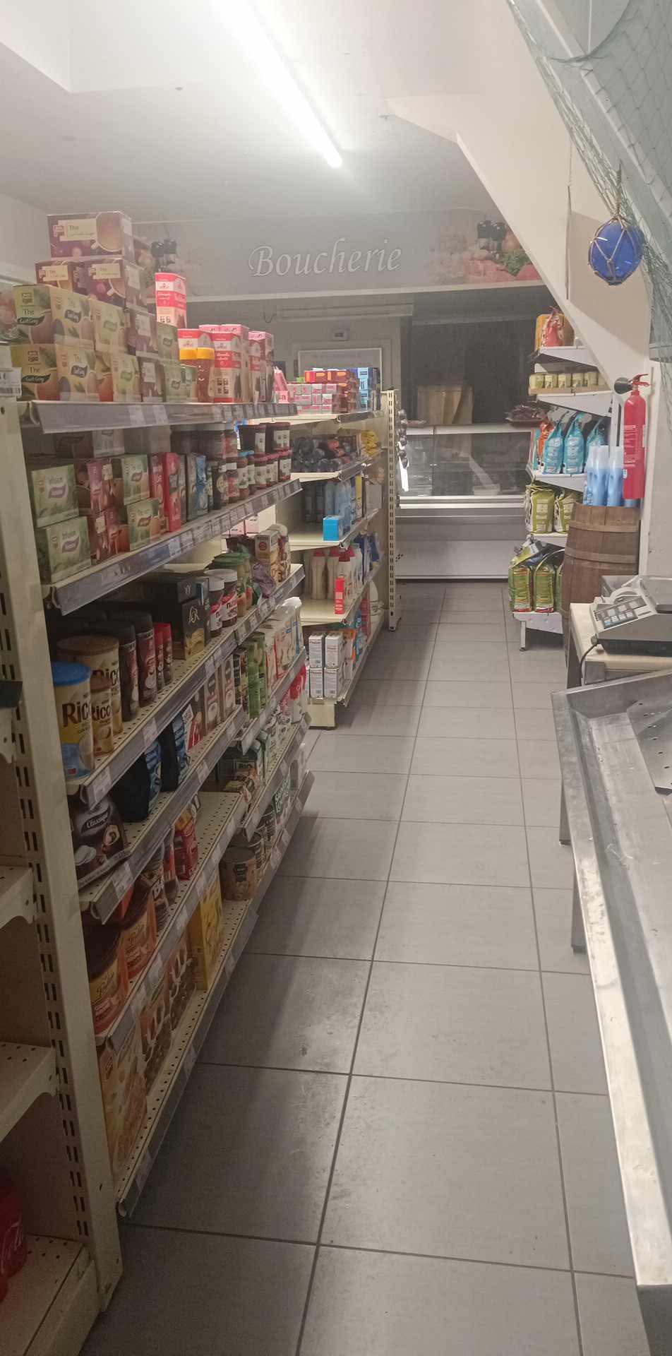 Je vend ma superette de 160m2, avec 2 appartements de 80m2 au dessus du magasin