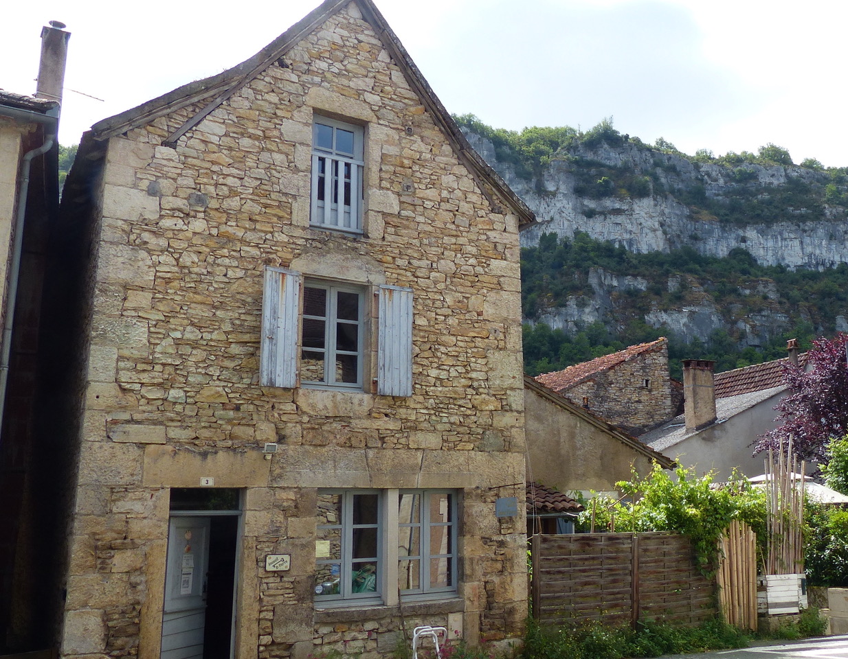 Café-restaurant + Gite d’étape + Maison