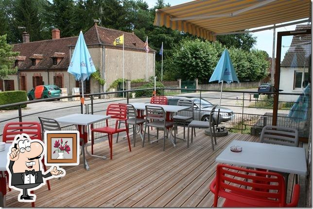BAR RESTAURANT EN PLEIN ESSOR