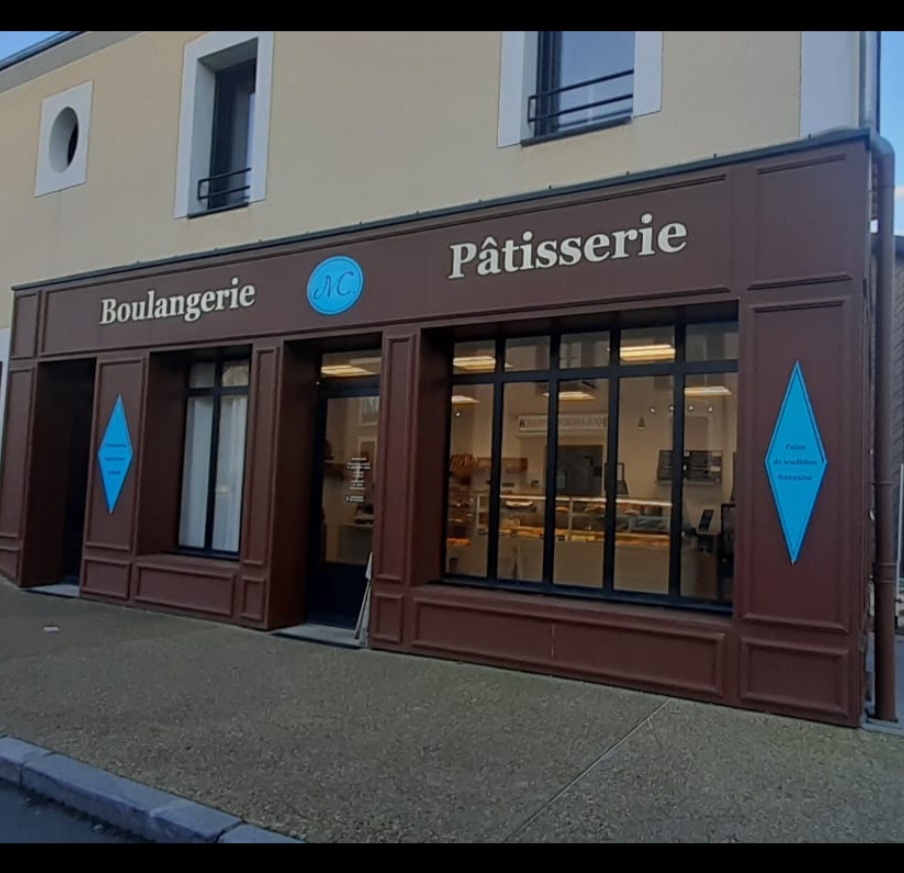 Boulangerie pâtisserie créé il y a 5 ans elle fait partie de notre groupe de magasin mais pour des raisons de changement de projet du à  la création d une petite gourmandise , nous souhaitons réorientation nos projets et nos fabrication.  Four,  vitrine , magasin avec  climatisation , zone zrr ( fiscalité allégée) , Ca variment  top , rentabilité maîtrisé,  idéal pour effectif de 4 ou 5 salariés , village dynamique et sérieux,  entreprise,  école,  commerce , sport  et culture