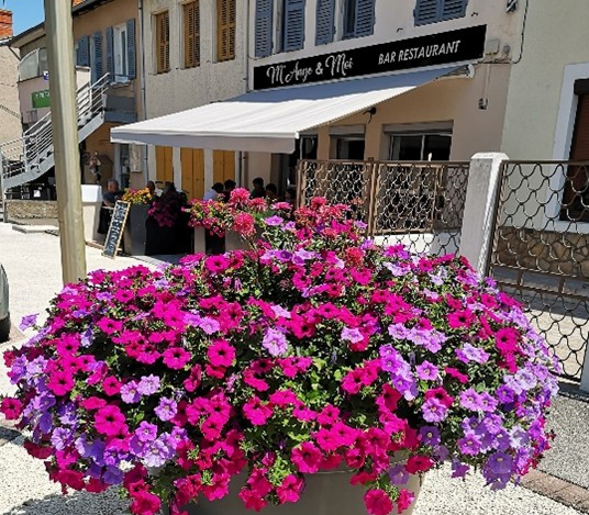 BAR RESTAURANT  NOAILLY