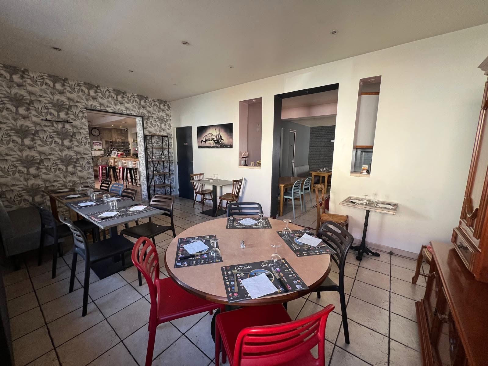 🚨 𝐅𝐎𝐍𝐃 𝐝𝐞 𝐂𝐎𝐌𝐌𝐄𝐑𝐂𝐄 à vendre 🚨
BAR • TABAC • BRASSERIE • FDJ
🍻 Licence IV
🍽️ 35 places en salle + terrasse 24 places
🏡 Logement sur place
🎯 situé à 𝐇𝐄𝐔𝐂𝐇𝐈𝐍

Une belle opportunité clé en main 🔑 pour se lancer dans le commerce.

💰 Prix : 128 000 € 
0633988714