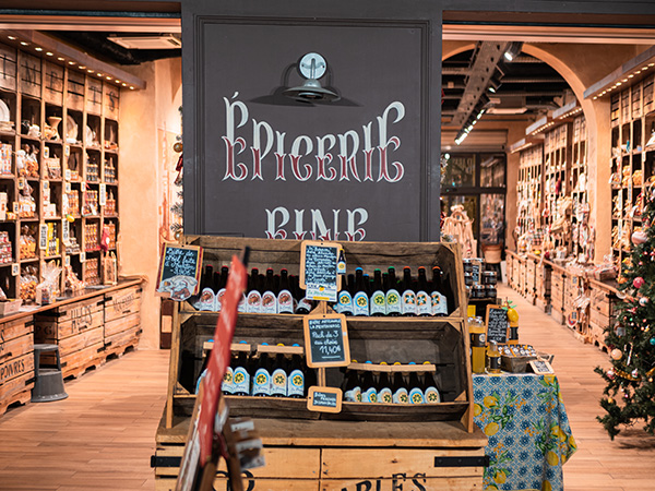 Opportunité Rare en plein cœur d'un centre-ville dynamique et universitaire : emplacement stratégique, fort passage et parking à proximité.
Établissement spécialisé en fruits et légumes, ventre fromage et vins (licence grande restauration)
Local fonctionnel, bien agencé , lumineux, équipé d'une chambre froide et d'une terrasse.
Marge de progression importante avec possibilité de développer de la petite restauration, du snacking, du vrac, produits locaux...
Atout principal : emplacement idéal, clientèle fidèle, flux piétons régulier...
Outil de travail prêt à l'emploi idéal commercant passionné ou couple souhaitant allier commerce de proximité, qualité de vie.
Belle affaire avec potentiel de croissance