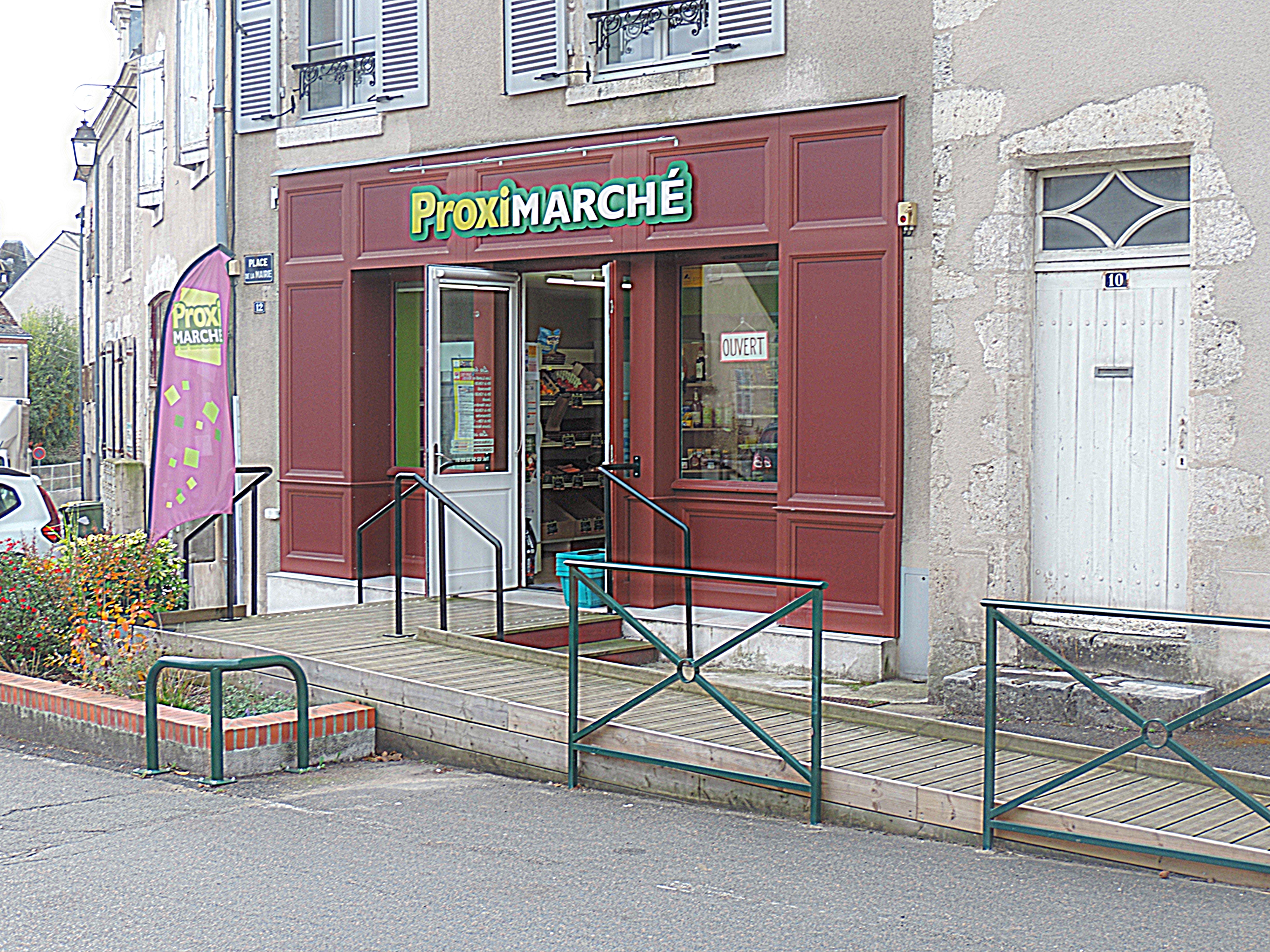 Fond de commerce épicerie alimentation a SUEVRES  loir et cher(41)
Village de 1600 habitants situé sur un axe passant entre Blois et Mer
avec parking devant .    Bon potentiel a développer.
Espace boutique de 51m²,bureau sanitaire, avec reserve et courette

AU DESSUS
Logement  type 3de51m²avec entrée par la boutique.
Bail commercial3/6/9 jusqu'au 30/9/31
la boutique et le logement ont été refait et aucun travaux a prévoir.
Loyer
 boutique 670€
appartement 270€
charges 95€