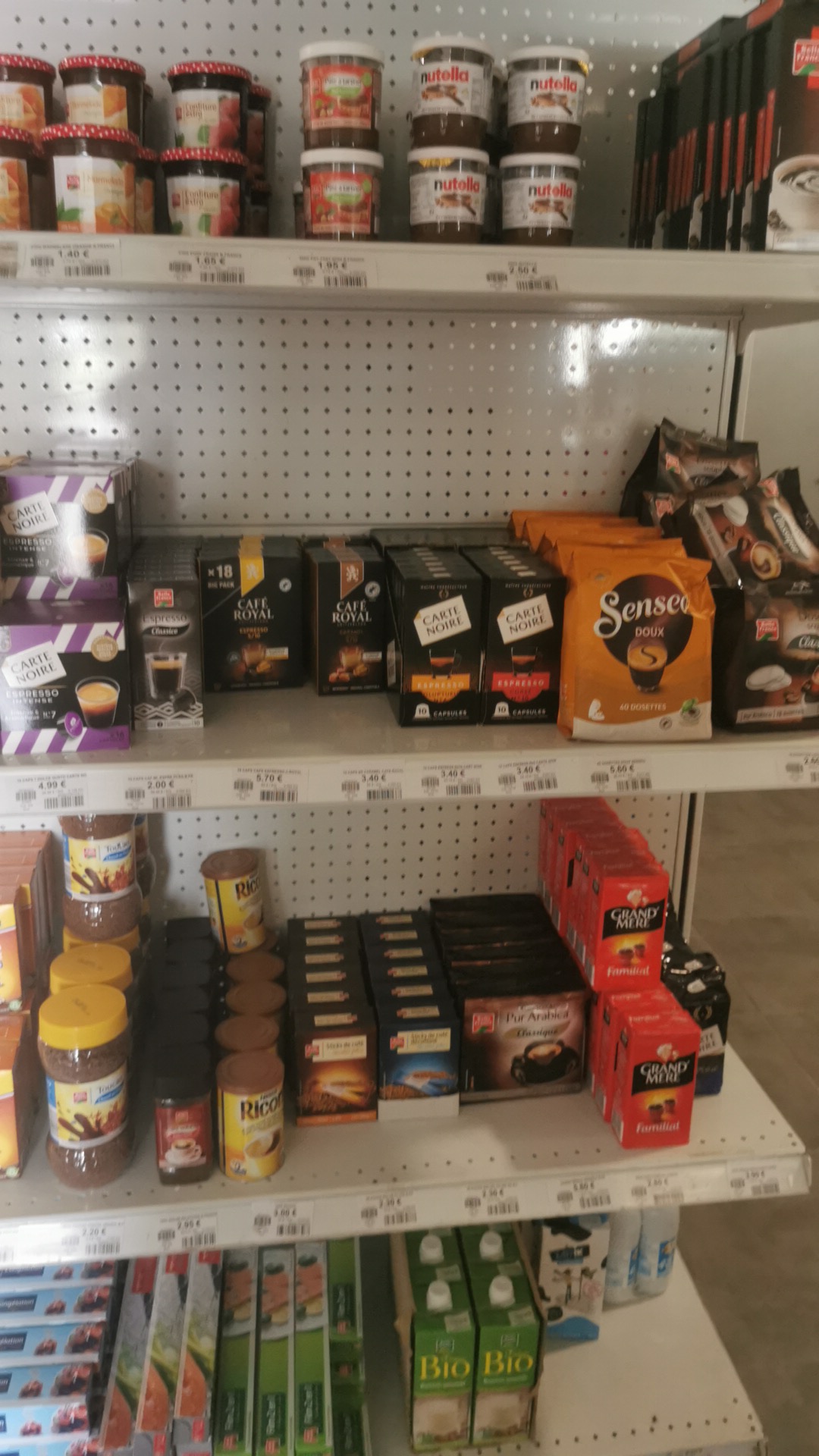 Commerce dynamique au cœur d'un village de 4000 habitants en plein essor, tous services (Nickel, pick up, épicerie de proximité), activité principale tabac, très beau CA, cession pour cause de changement de situation personnelle.