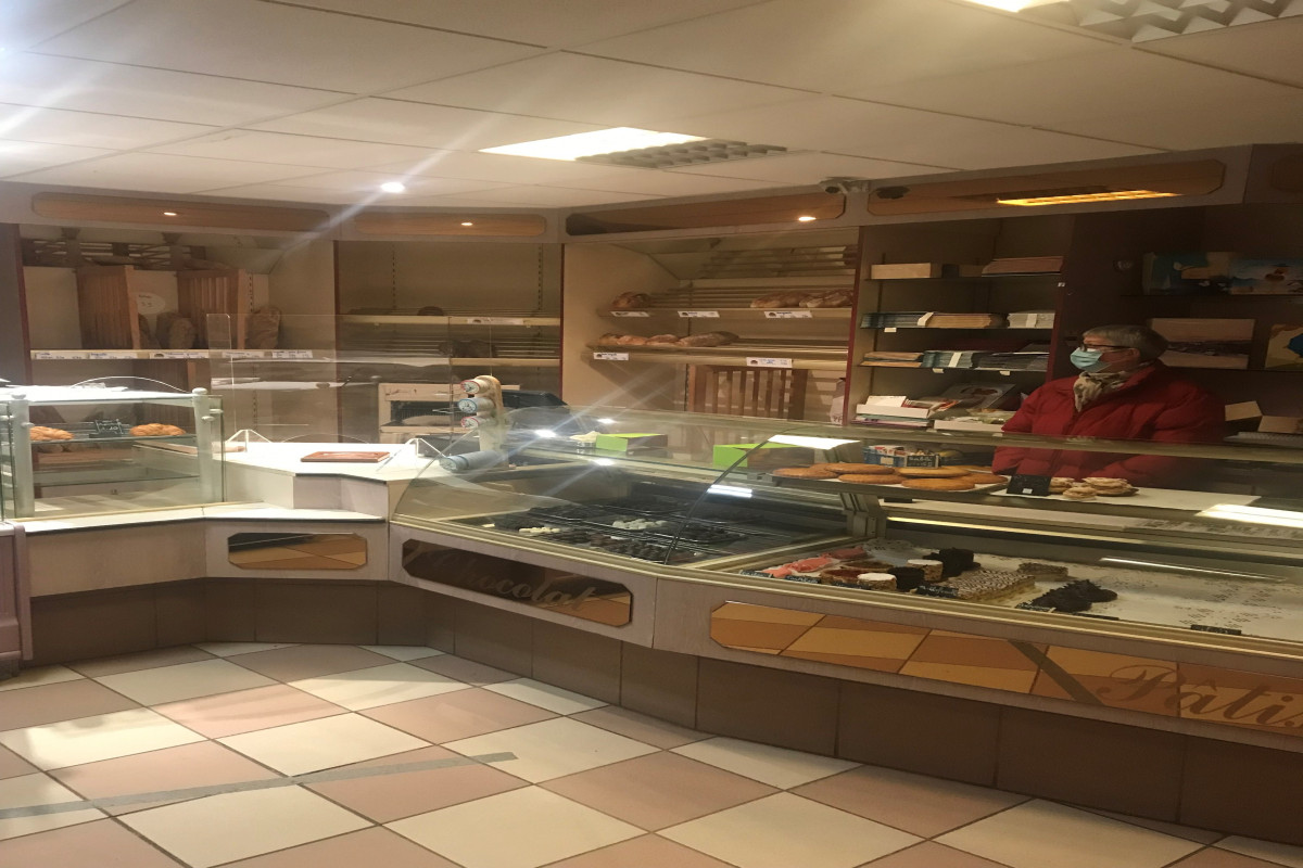 Vends à Arc-sur-Tille, commune bourguignonne de 2 700 habitants non loin de Dijon, une boulangerie-pâtisserie artisanale.
Matériels entretenus, fonds exploitable immédiatement.